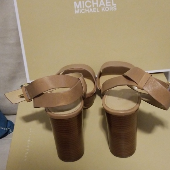 Michael Kors Leonora Ankle Strap - Picture 4 of 5